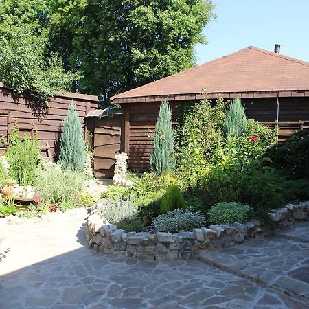 Maetok 4 Pidkovy Motel Podbereztsy Buitenkant foto