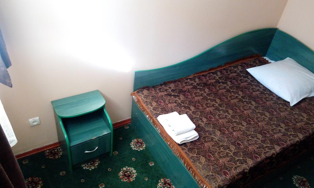 Maetok 4 Pidkovy Motel Podbereztsy Buitenkant foto