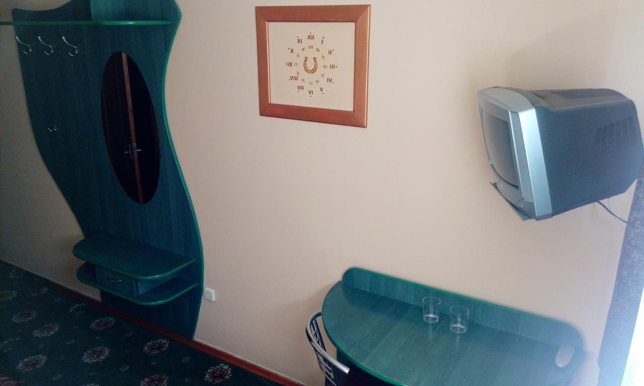 Maetok 4 Pidkovy Motel Podbereztsy Buitenkant foto