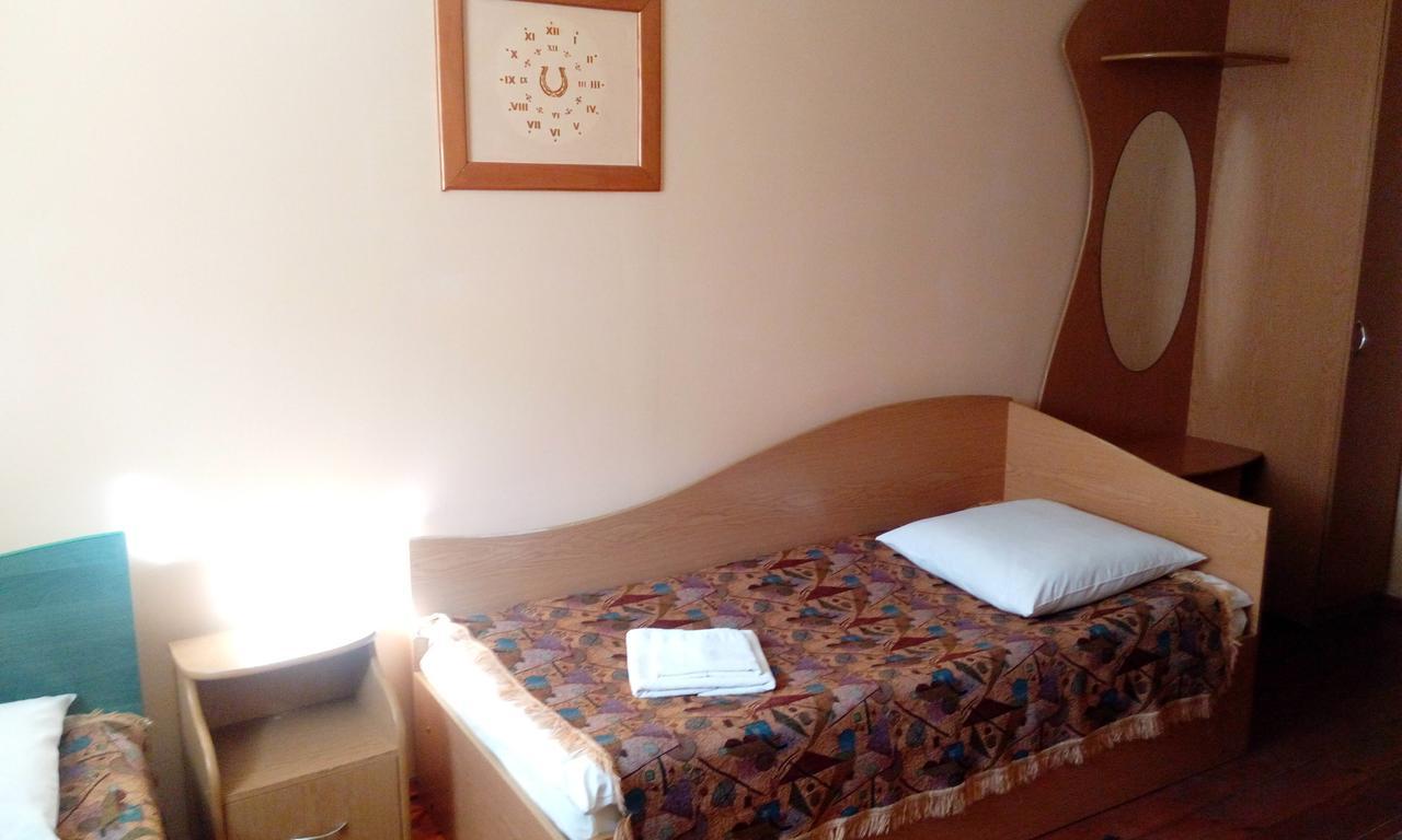 Maetok 4 Pidkovy Motel Podbereztsy Buitenkant foto