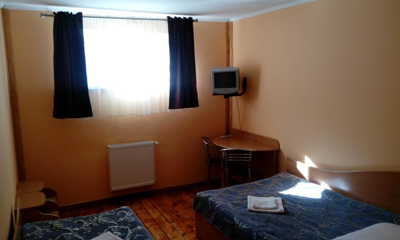 Maetok 4 Pidkovy Motel Podbereztsy Buitenkant foto